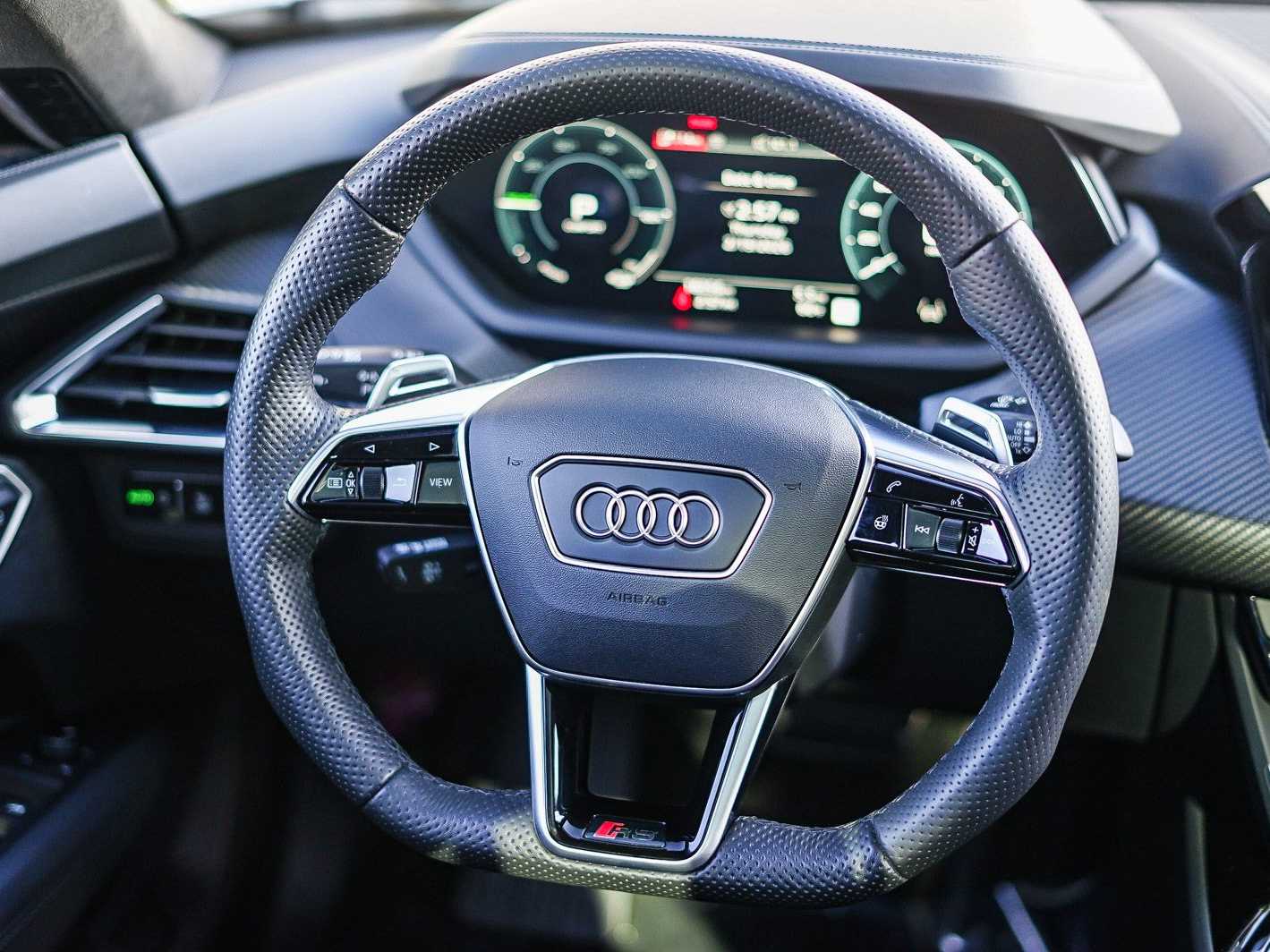 Thumbnail: 2024 Audi RS e-tron GT - 18