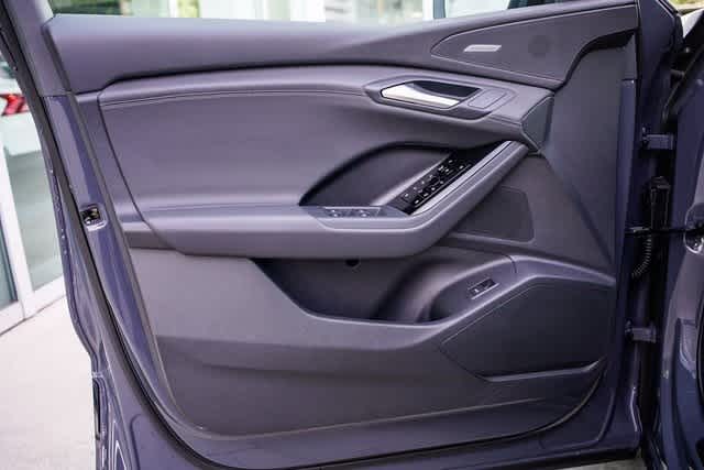 Thumbnail: 2025 Audi Q6 e-tron - 19