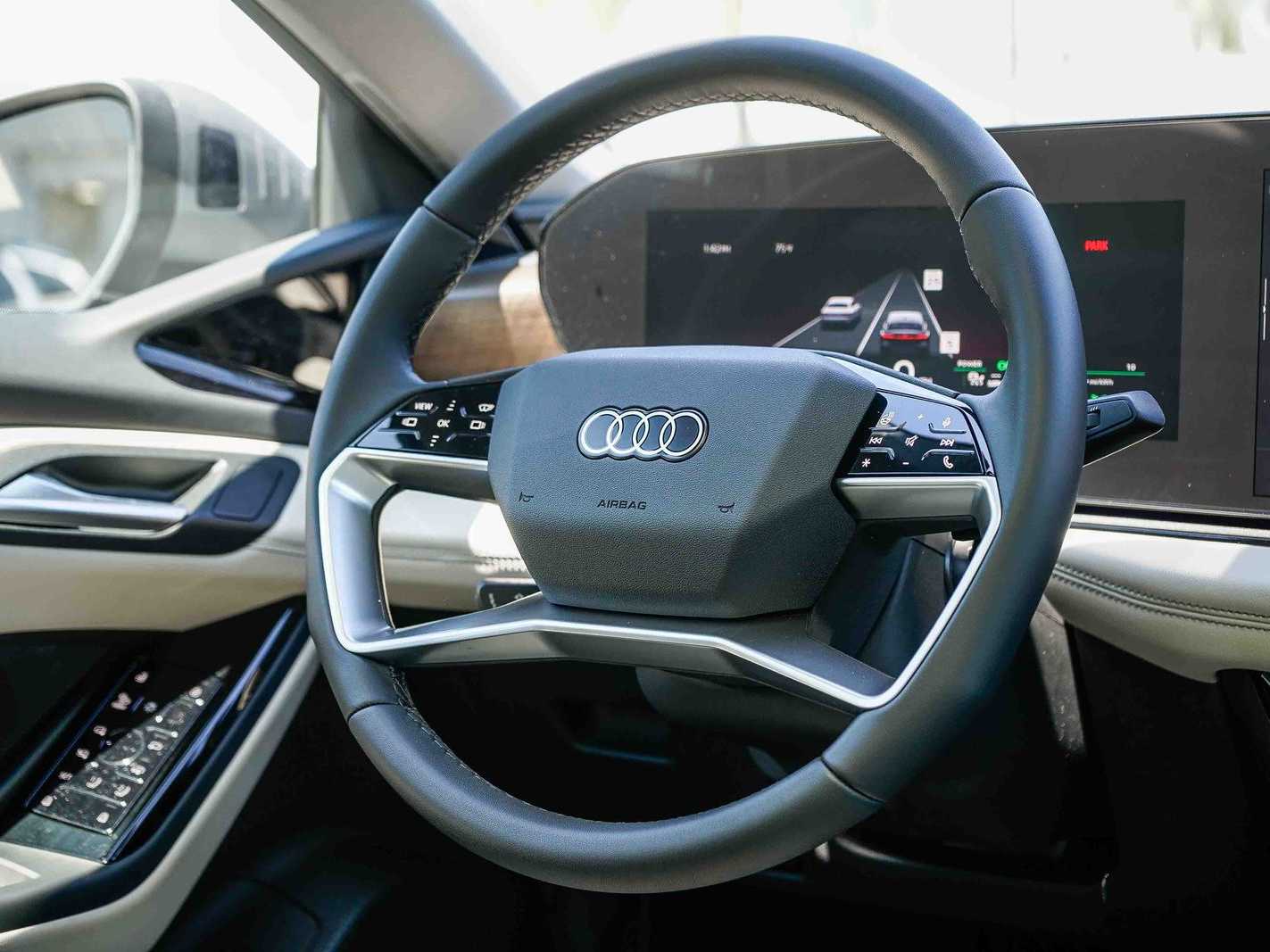 Thumbnail: 2025 Audi e-tron - 15