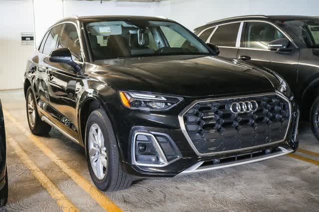 2022 Audi Q5 S line Premium photo 2