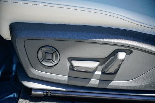 Thumbnail: 2025 Audi Q6 e-tron - 19