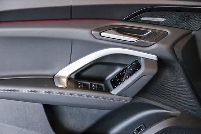 Thumbnail: 2025 Audi Q5 - 20