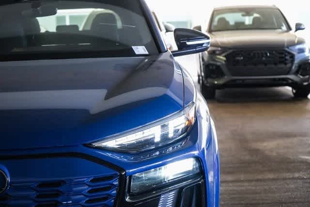Thumbnail: 2025 Audi SQ6 e-tron - 7