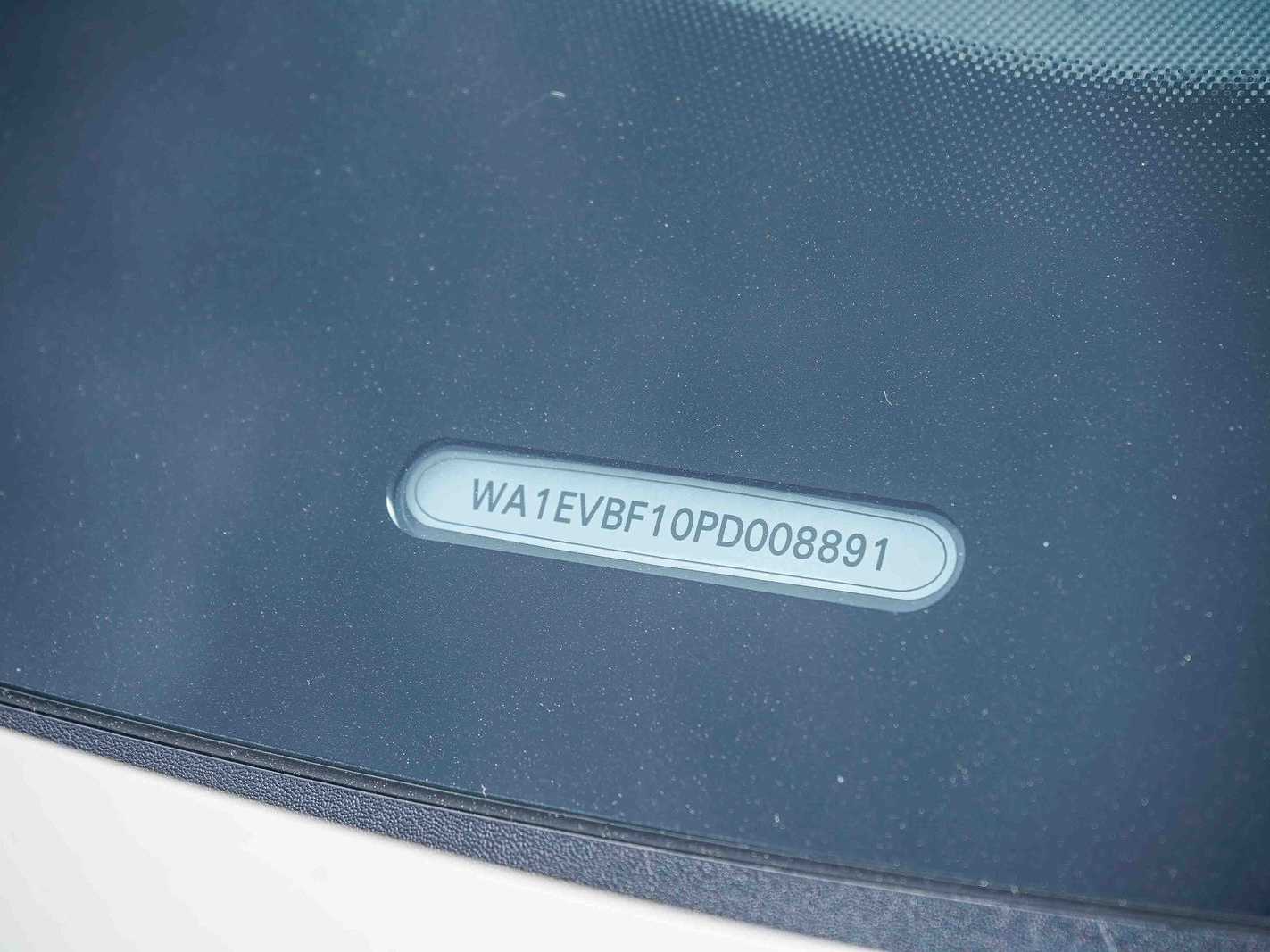 Thumbnail: 2023 Audi Q8 - 12