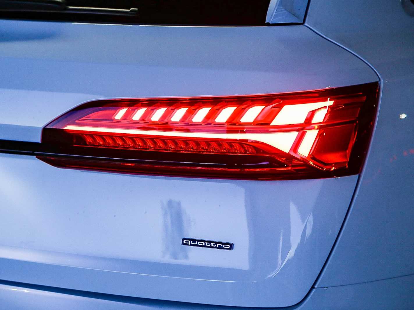 Thumbnail: 2026 Audi Q7 - 8