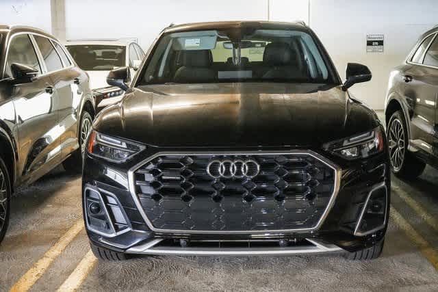 2022 Audi Q5 S line Premium photo 3