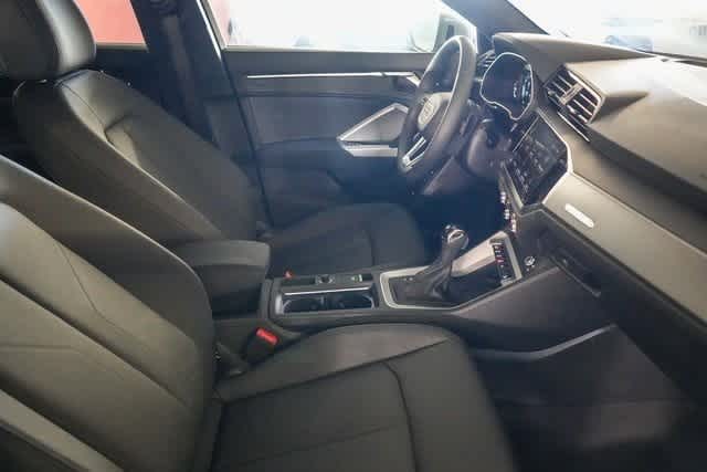 Thumbnail: 2025 Audi Q3 - 23