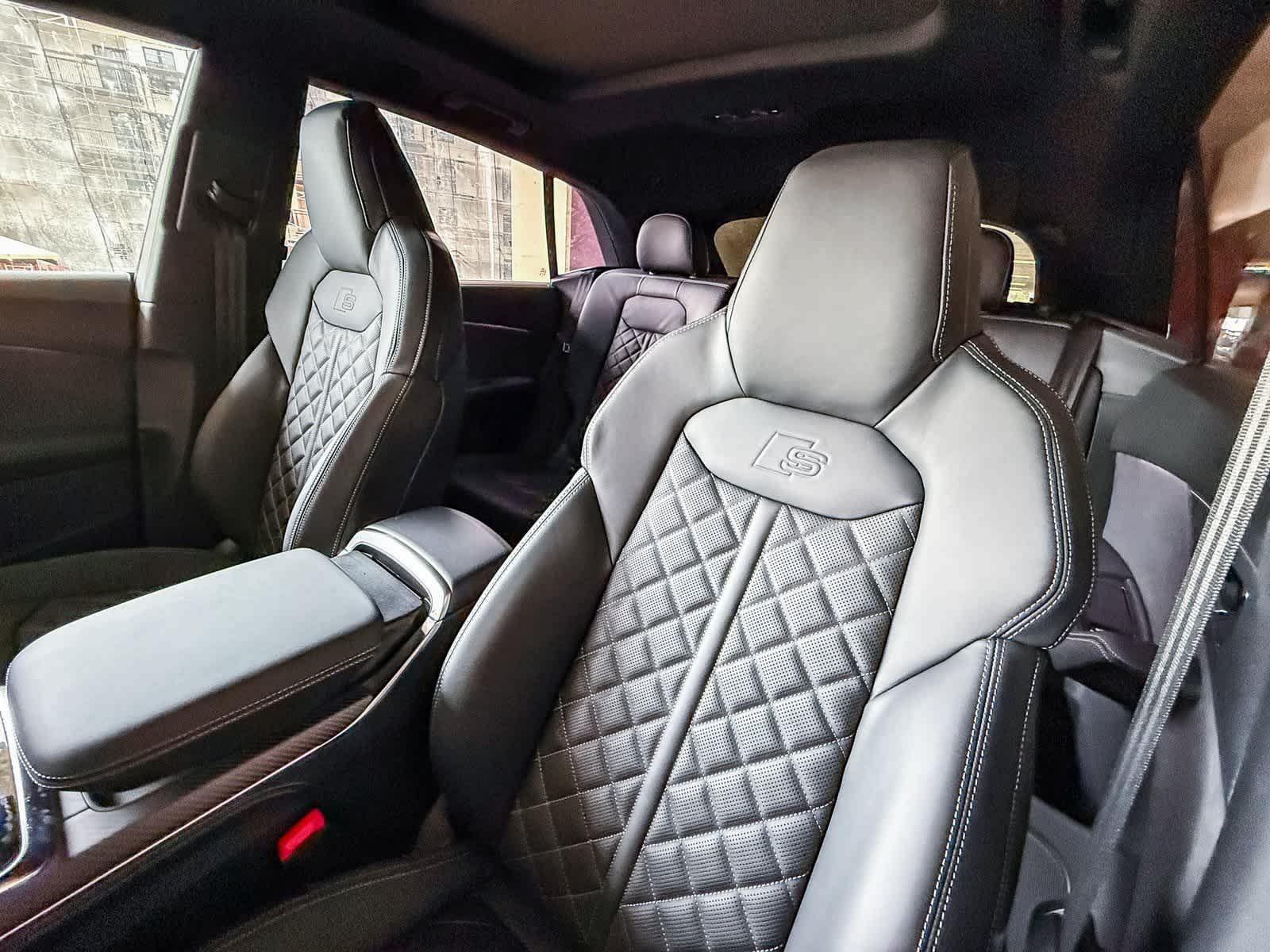 Thumbnail: 2026 Audi SQ8 - 26