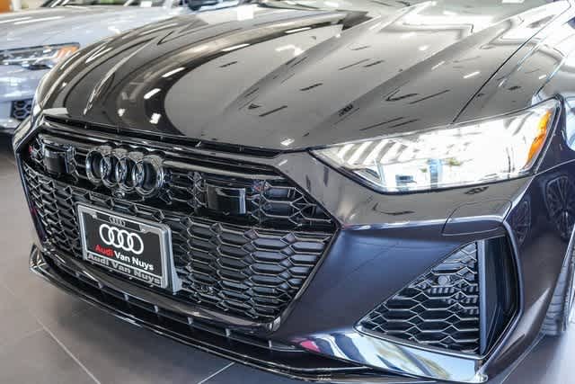 Thumbnail: 2025 Audi RS 6 - 6