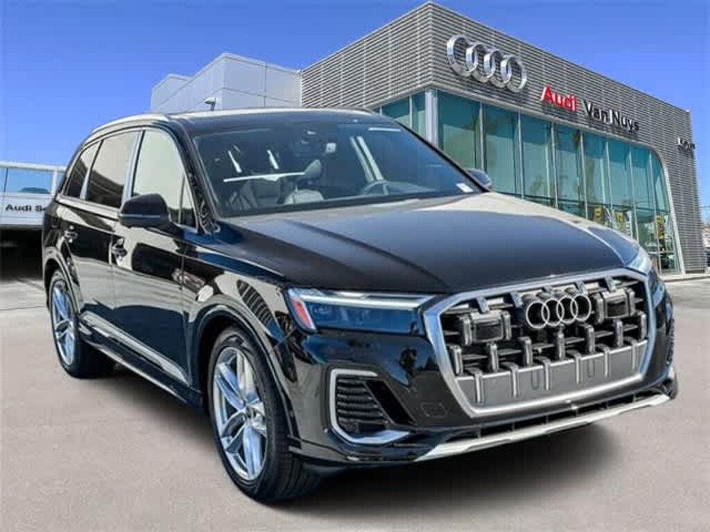 New 2025 Audi Q7 55 Premium Plus SUV