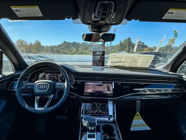 Thumbnail: 2025 Audi Q7 - 12