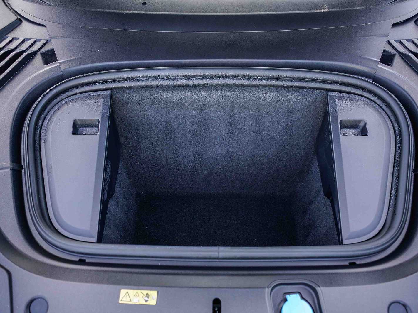 Thumbnail: 2022 Audi e-tron GT - 27