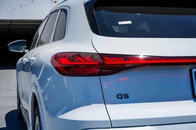 Thumbnail: 2025 Audi Q5 - 10