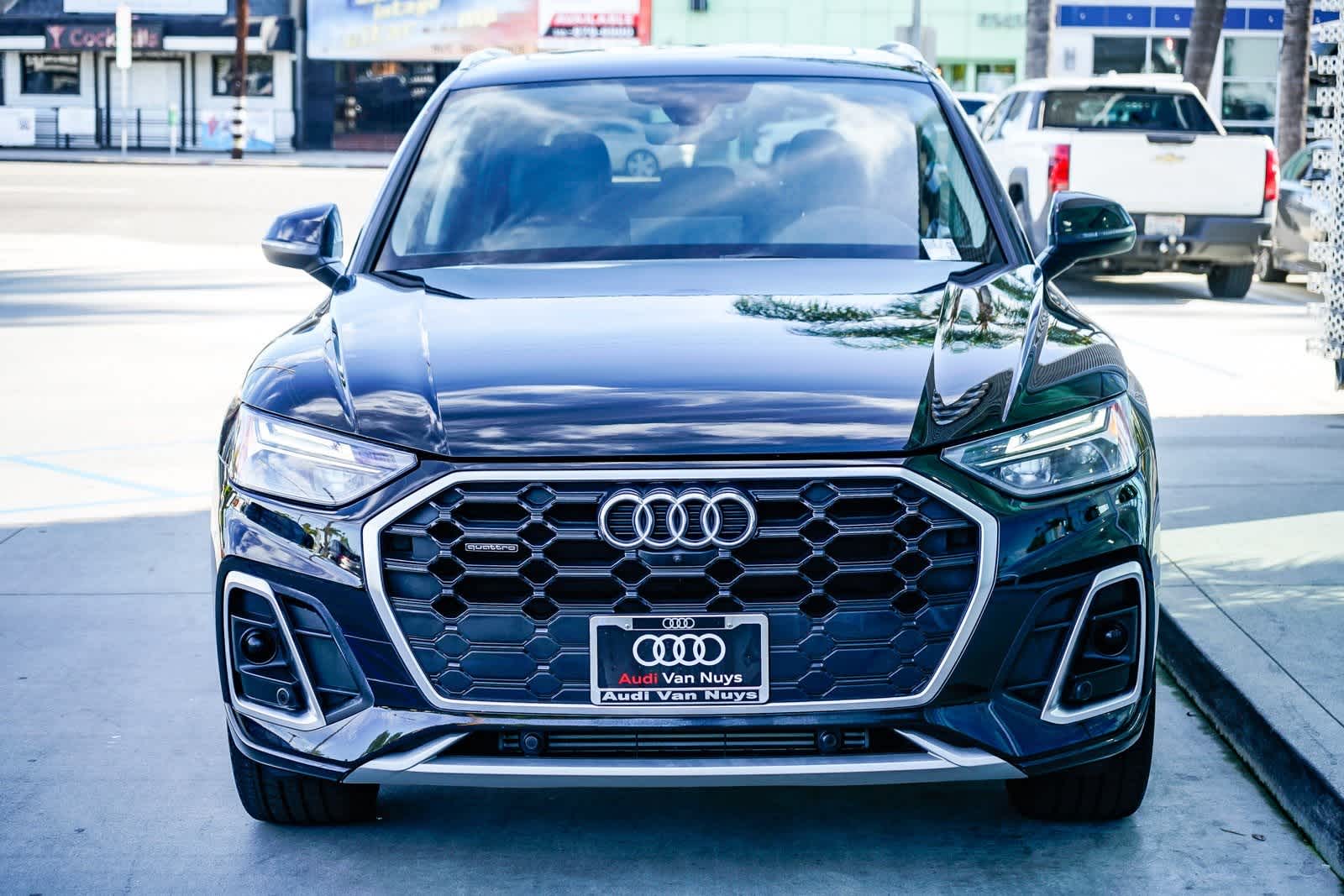 Thumbnail: 2023 Audi Q5 - 6