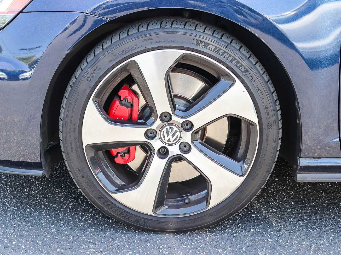 Thumbnail: 2016 Volkswagen Golf - 8