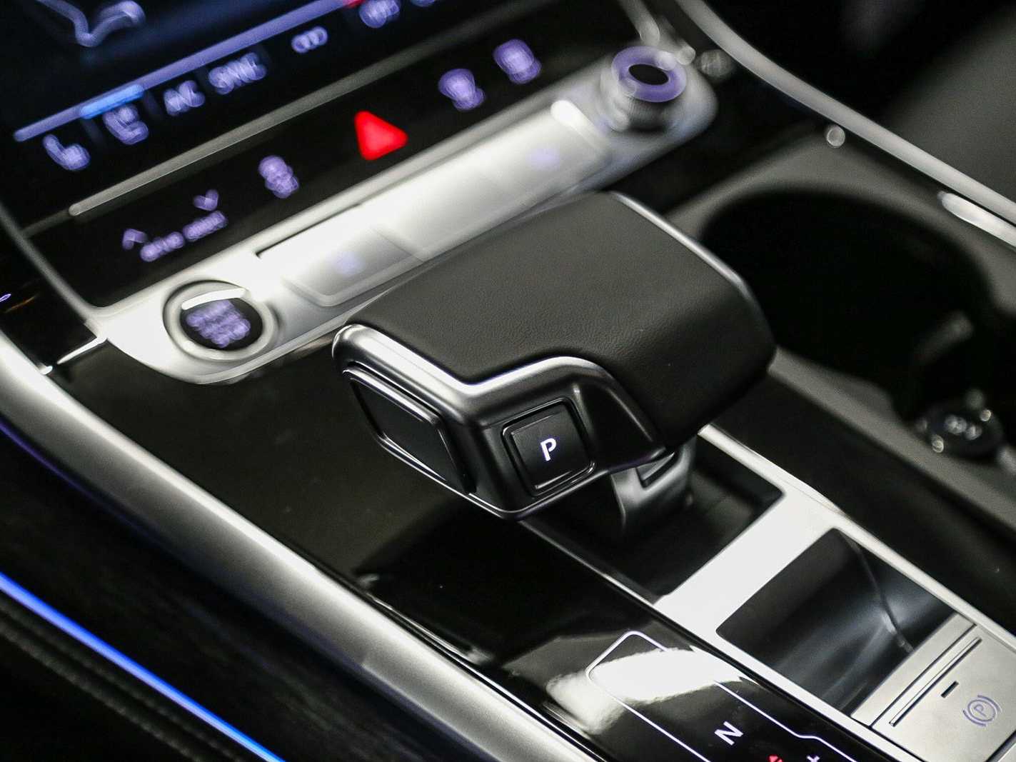 Thumbnail: 2026 Audi Q8 - 17