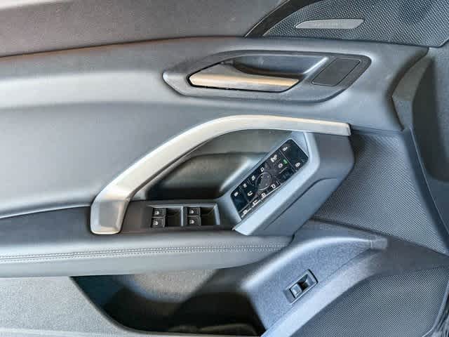 Thumbnail: 2025 Audi Q5 - 22