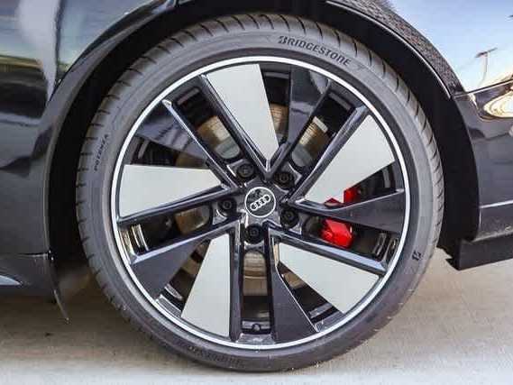 Thumbnail: 2026 Audi e-tron GT - 12