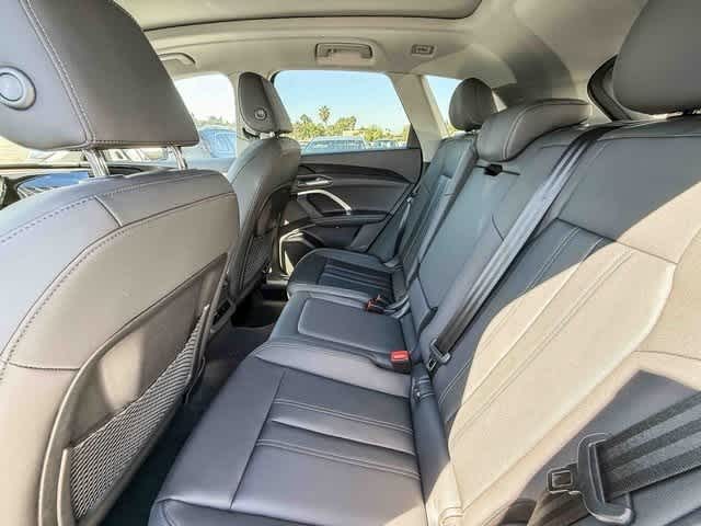 Thumbnail: 2025 Audi Q5 - 19