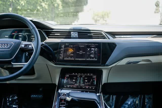 Thumbnail: 2024 Audi Q8 e-tron - 13