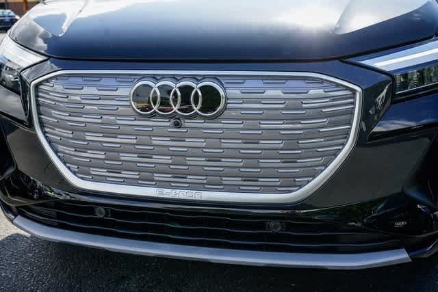 Thumbnail: 2023 Audi Q4 e-tron - 8