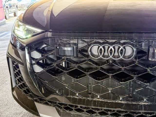 Thumbnail: 2025 Audi RS Q8 - 11