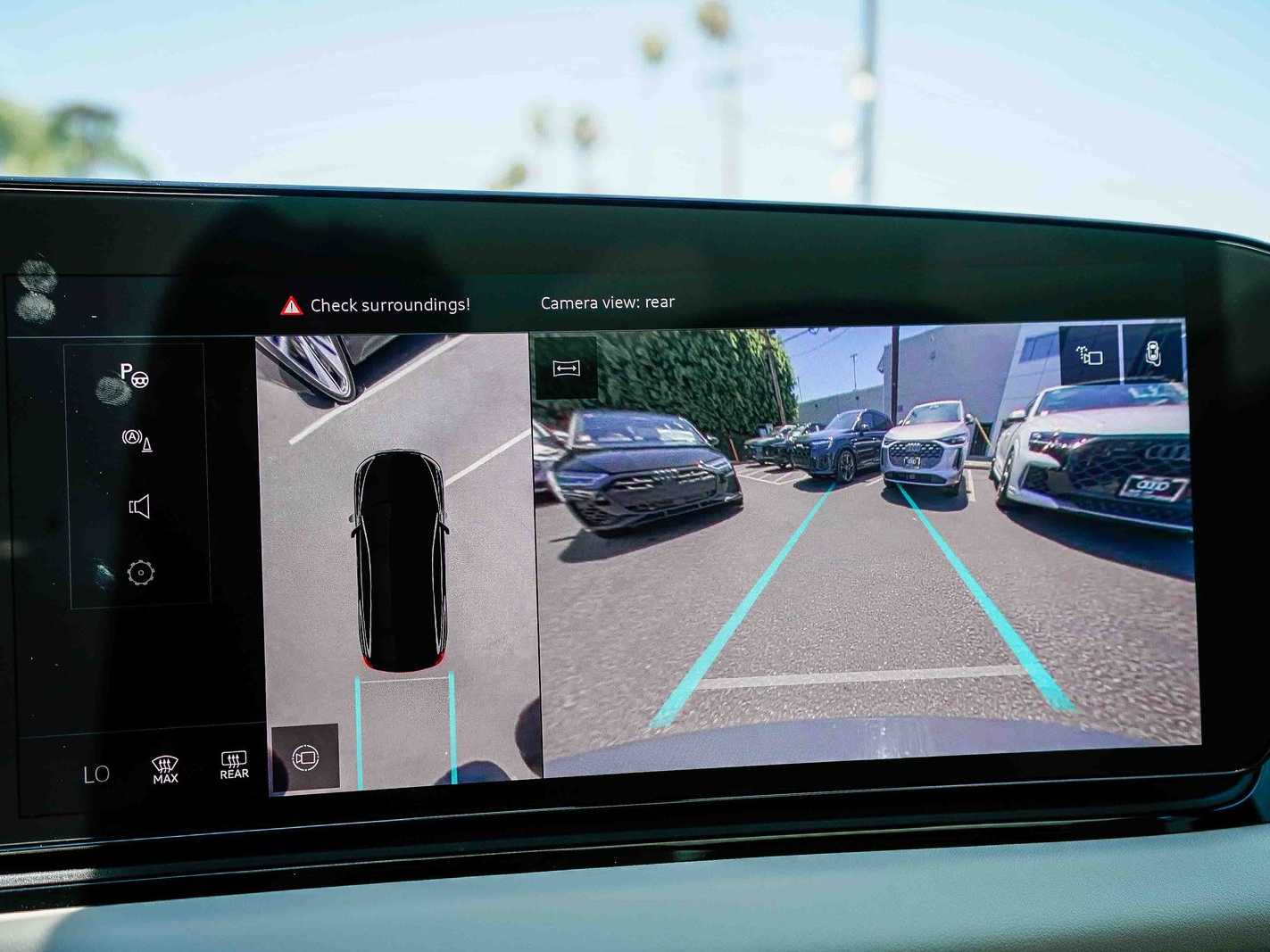 Thumbnail: 2025 Audi e-tron - 23