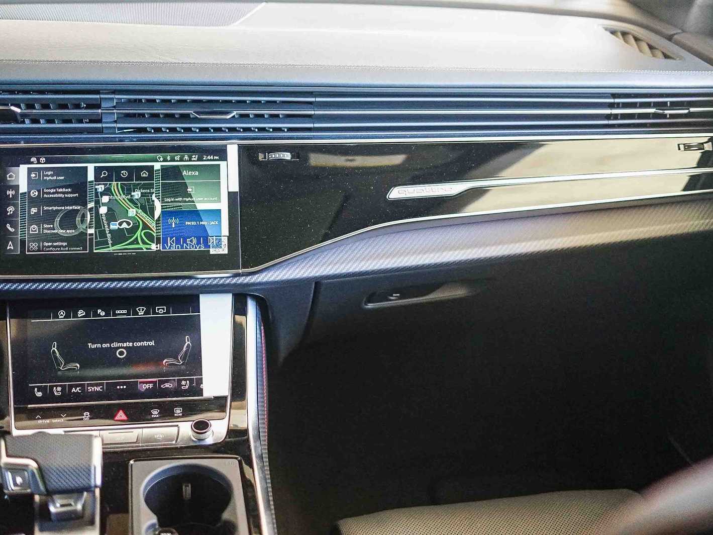 Thumbnail: 2025 Audi RS Q8 - 12