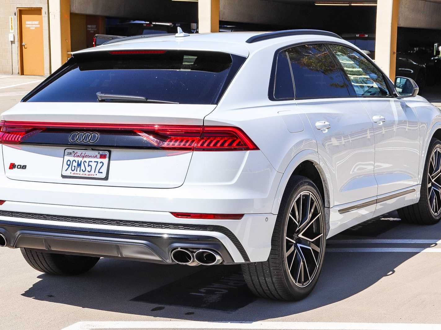 Thumbnail: 2023 Audi SQ8 - 3