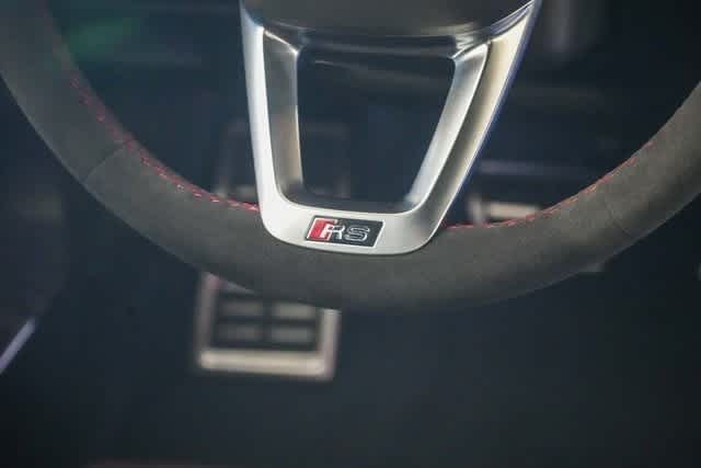 Thumbnail: 2025 Audi RS Q8 - 24