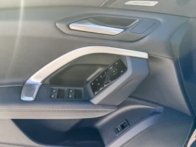 Thumbnail: 2025 Audi Q5 - 22