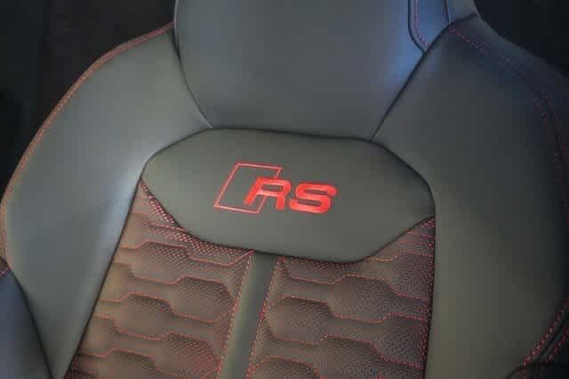 Thumbnail: 2025 Audi RS Q8 - 39