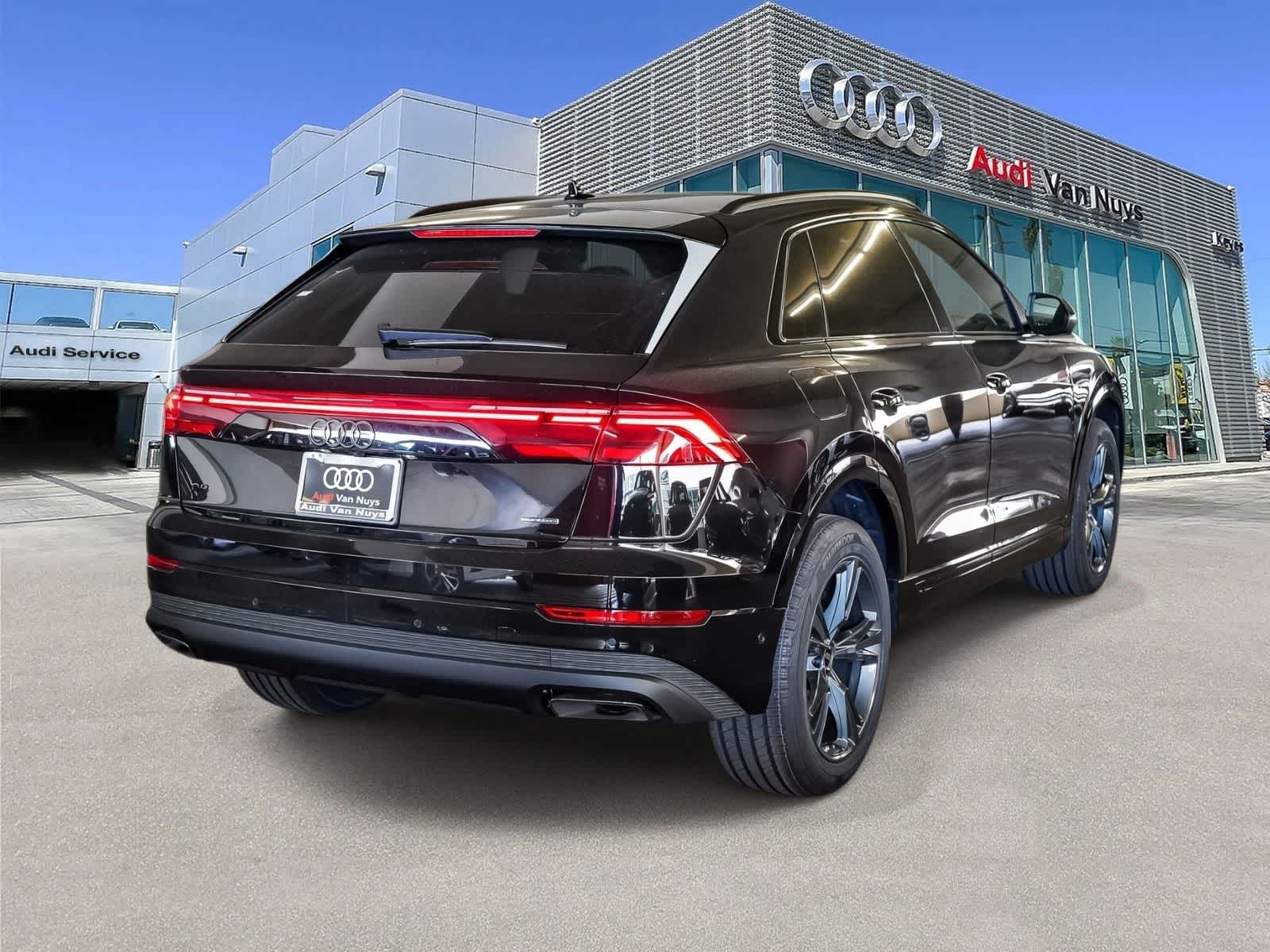 Thumbnail: 2026 Audi Q8 - 4