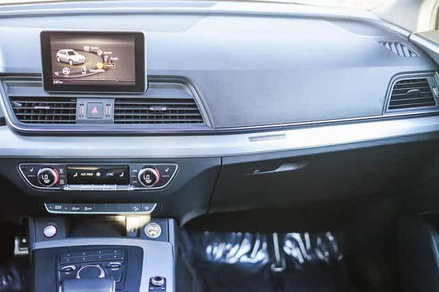 Thumbnail: 2019 Audi SQ5 - 13