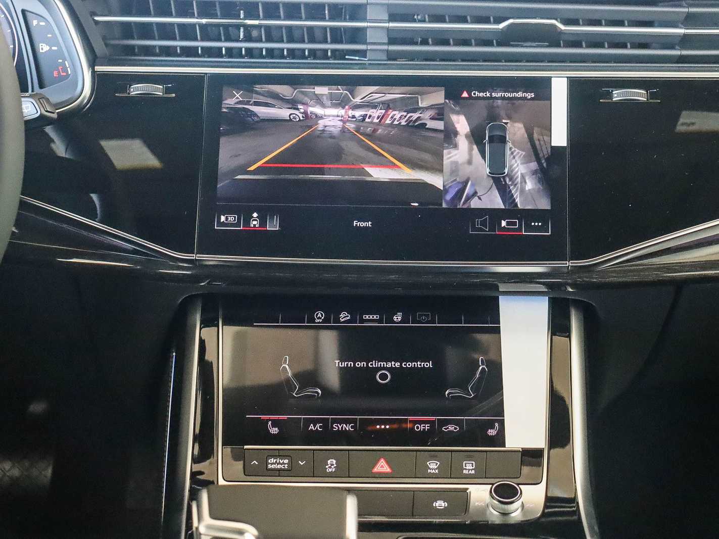 Thumbnail: 2026 Audi Q7 - 14