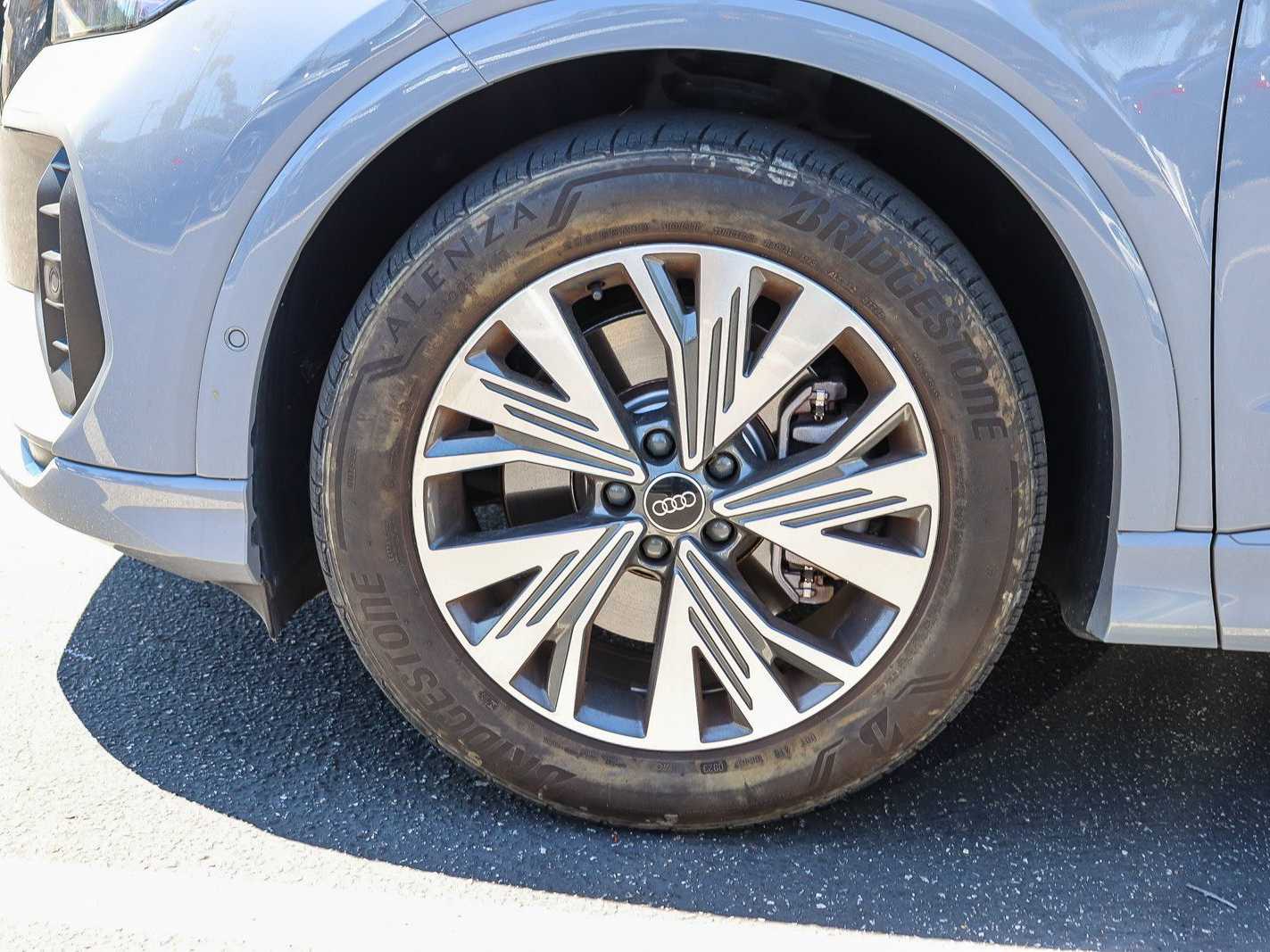 Thumbnail: 2023 Audi Q4 e-tron - 9