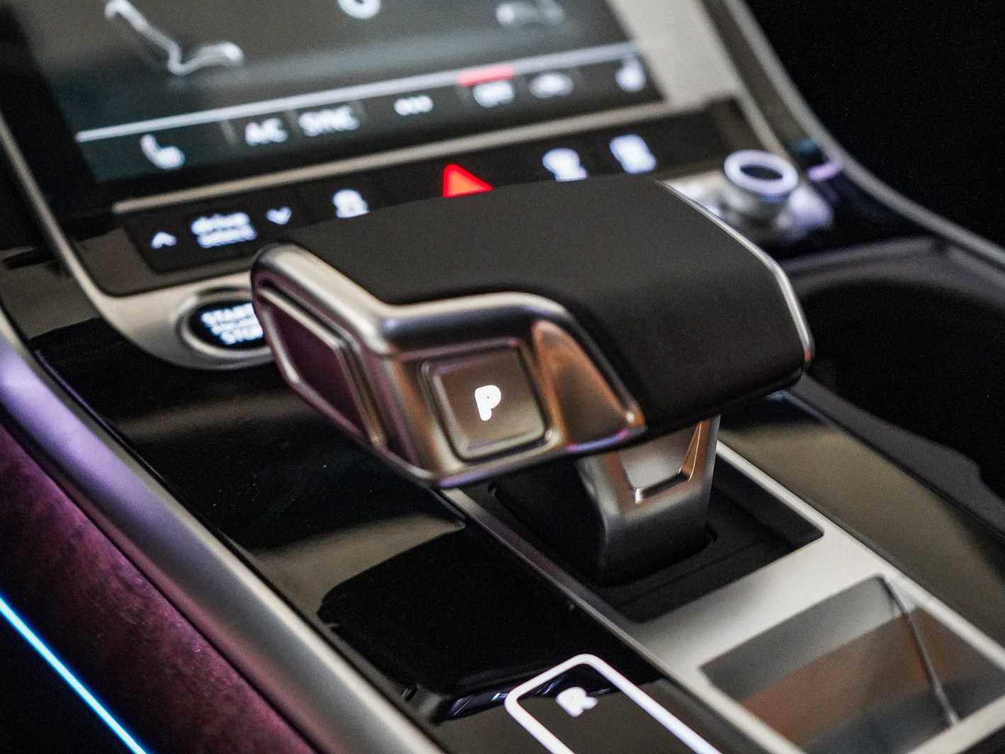 Thumbnail: 2026 Audi Q8 - 24