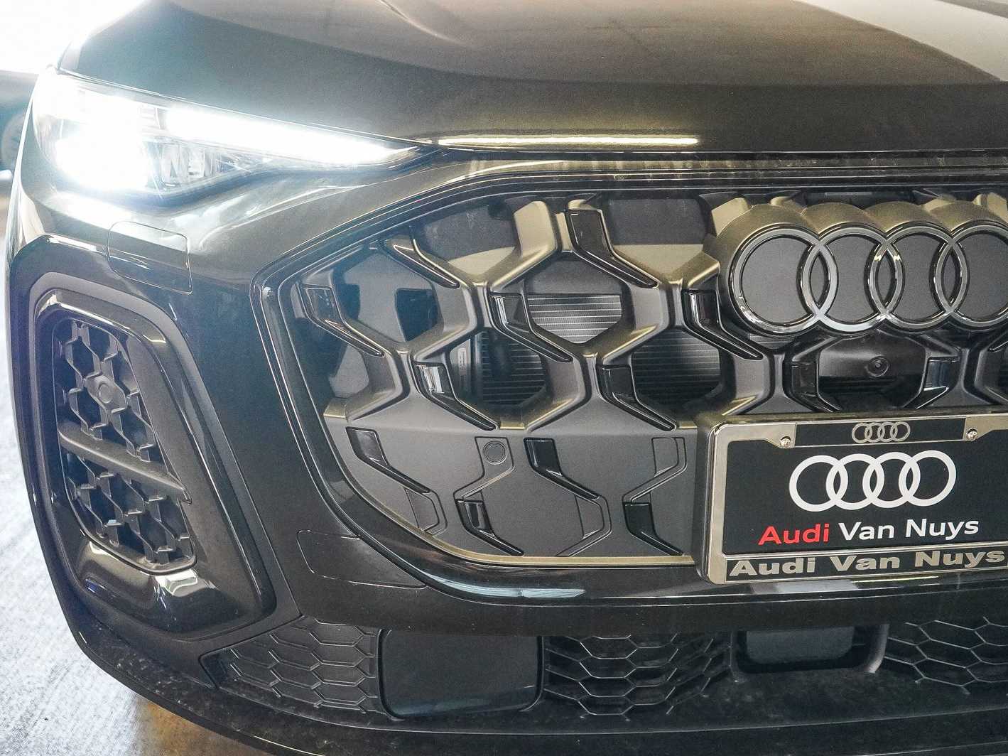 Thumbnail: 2026 Audi Q5 - 11
