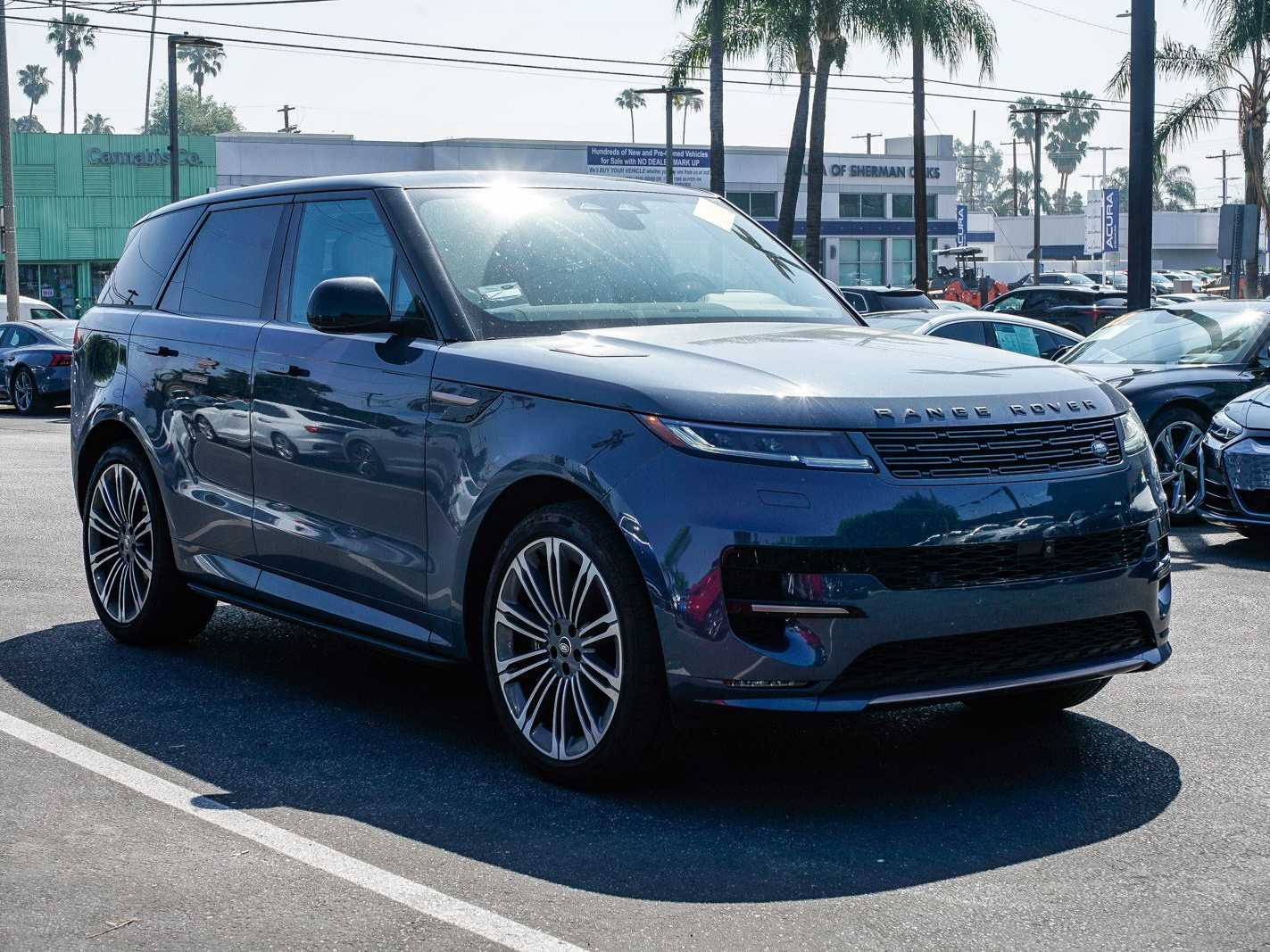 Thumbnail: 2025 Land Rover Range Rover Sport - 5