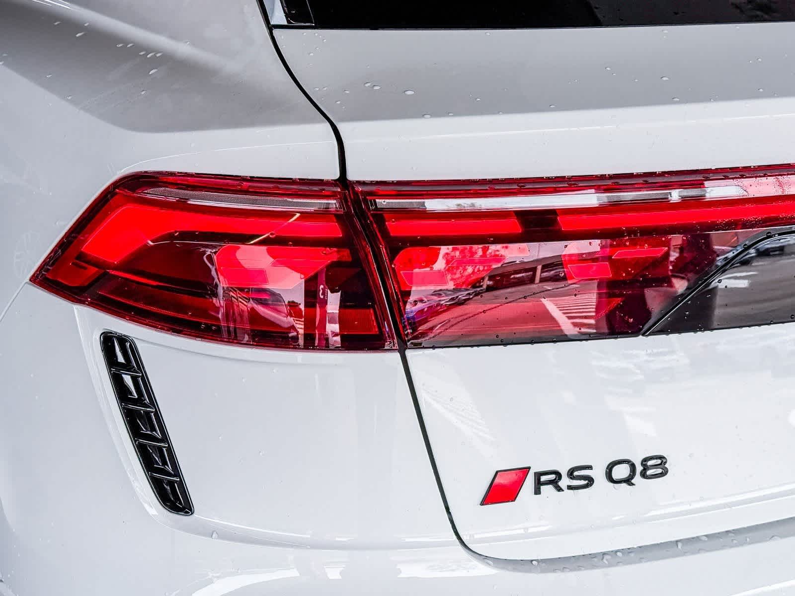 Thumbnail: 2026 Audi RS Q8 - 7