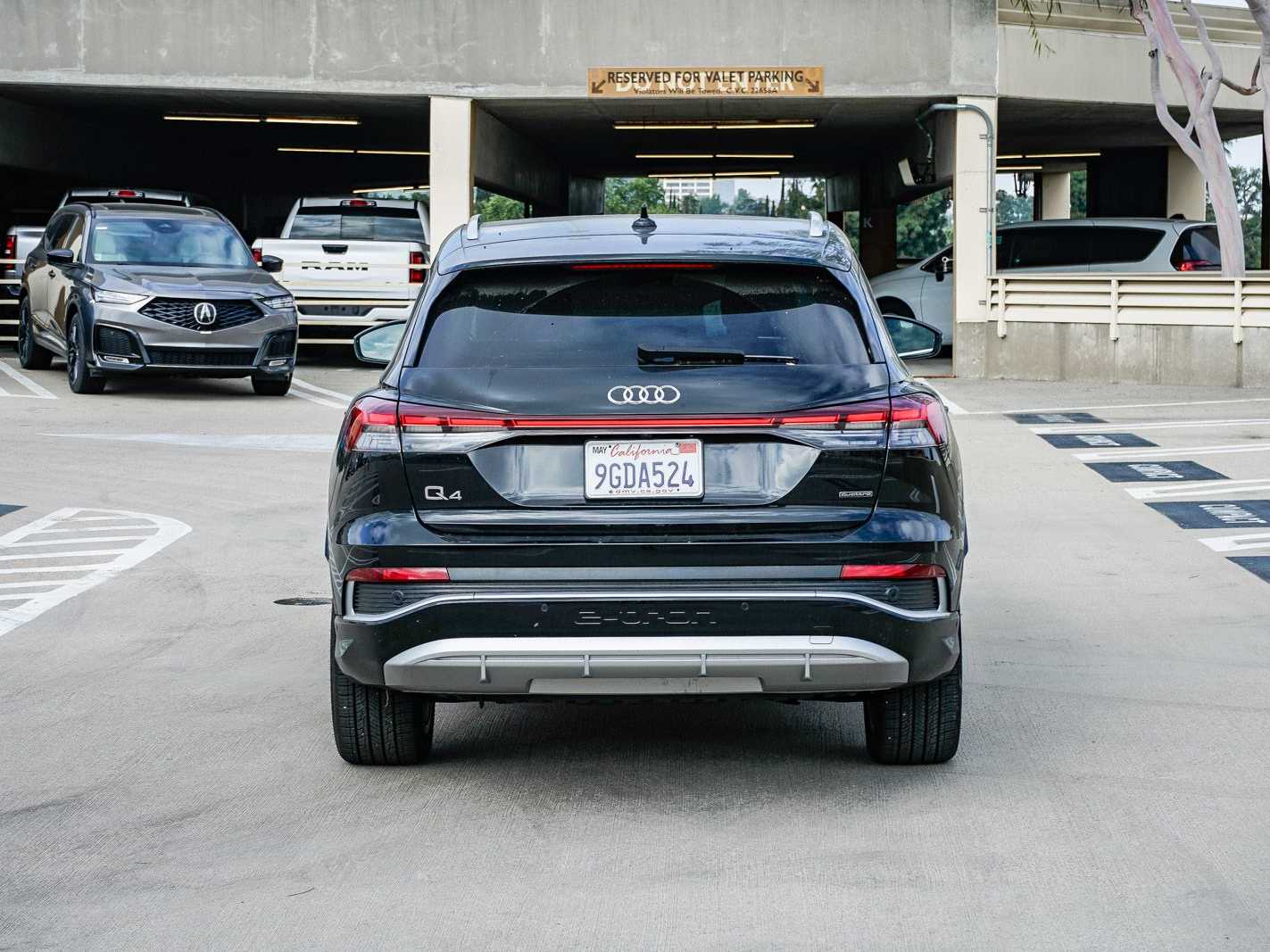 Thumbnail: 2023 Audi Q4 e-tron - 3