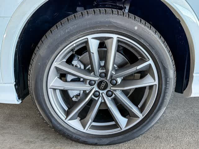 Thumbnail: 2025 Audi Q3 - 9