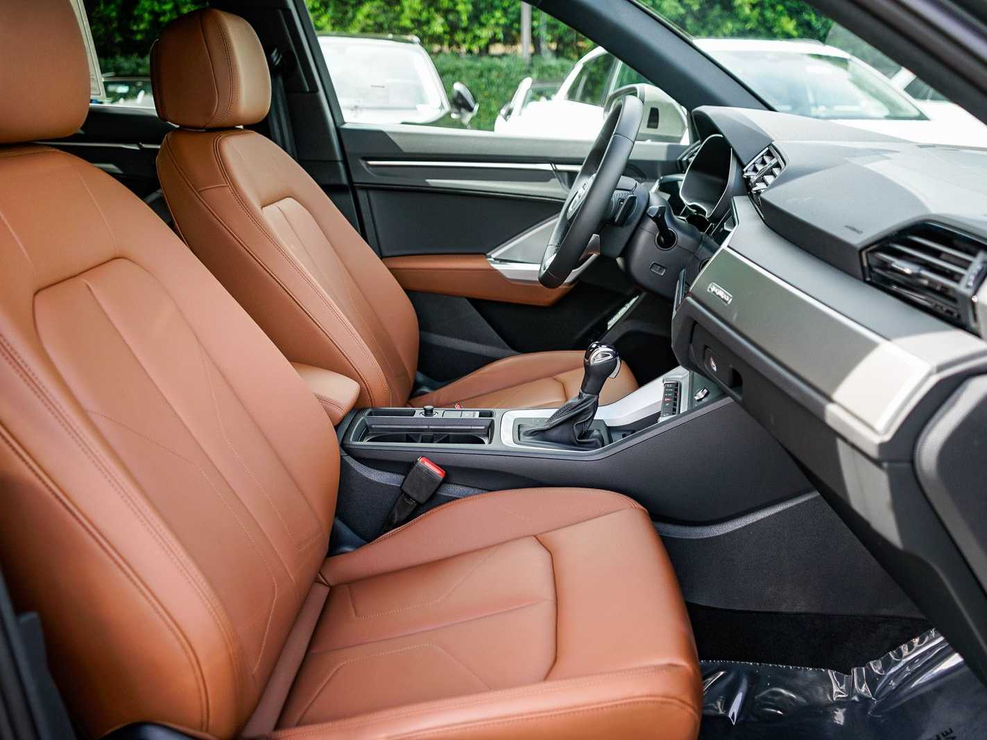 Thumbnail: 2025 Audi Q3 - 16