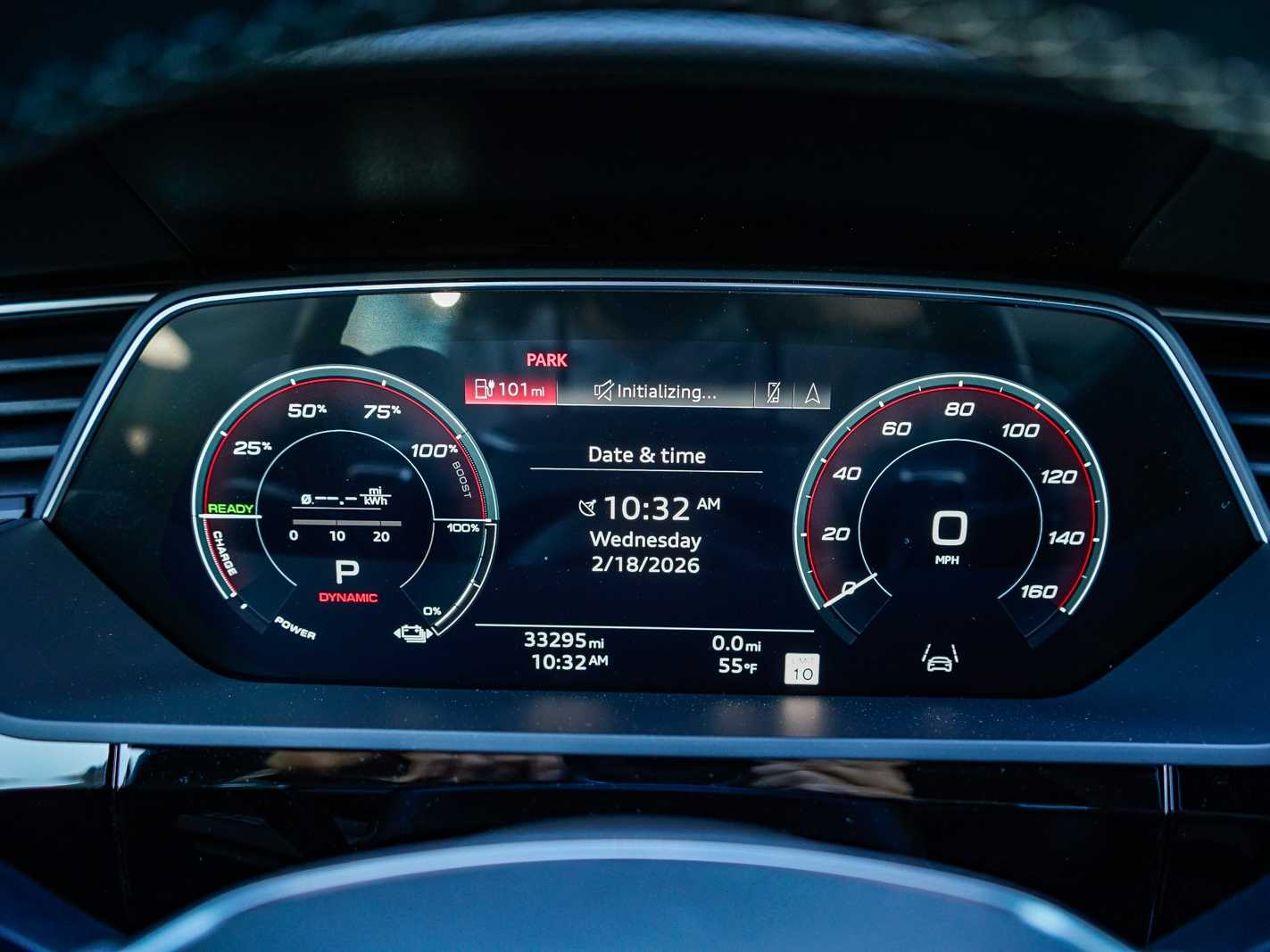 Thumbnail: 2023 Audi e-tron S - 24