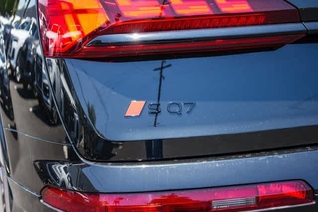Thumbnail: 2025 Audi SQ7 - 13