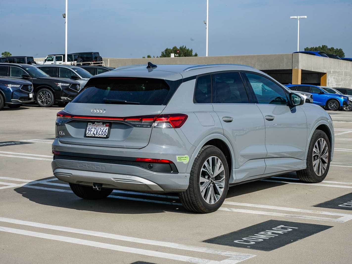 Thumbnail: 2023 Audi Q4 e-tron - 4