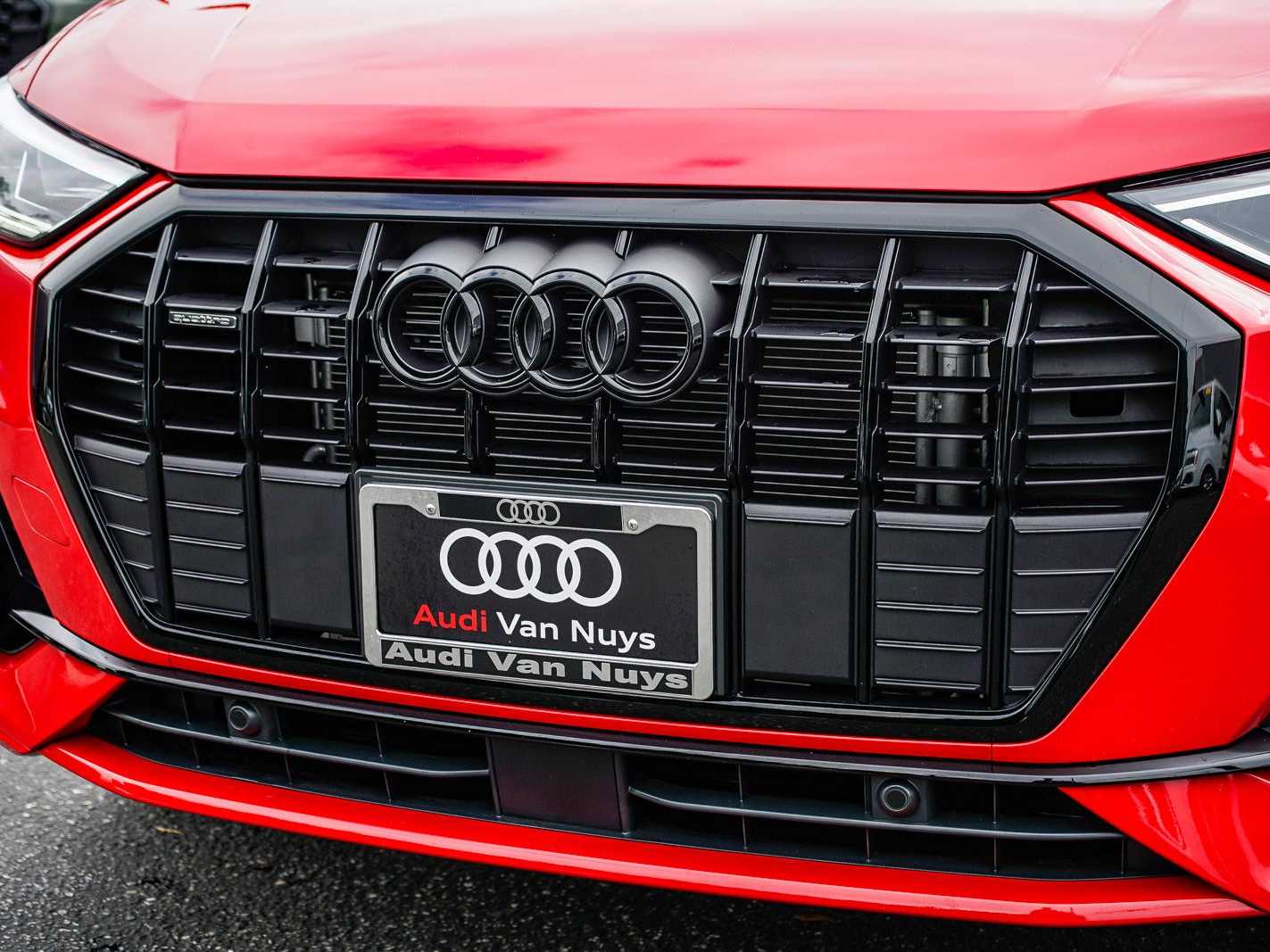 Thumbnail: 2025 Audi Q3 - 8