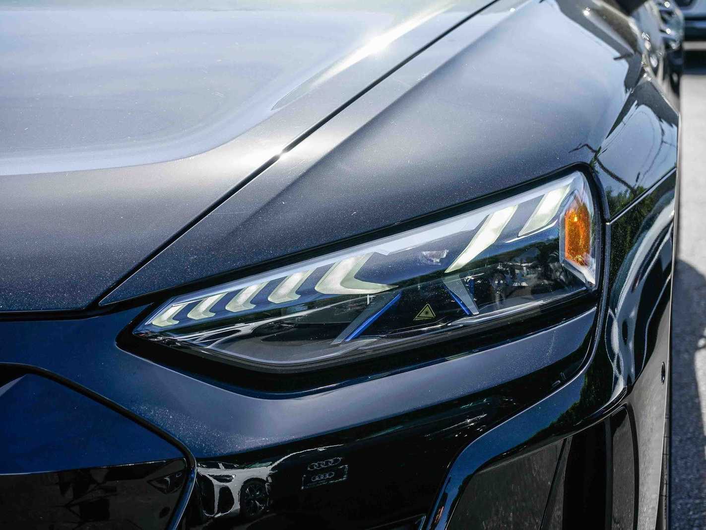 Thumbnail: 2022 Audi e-tron GT - 7