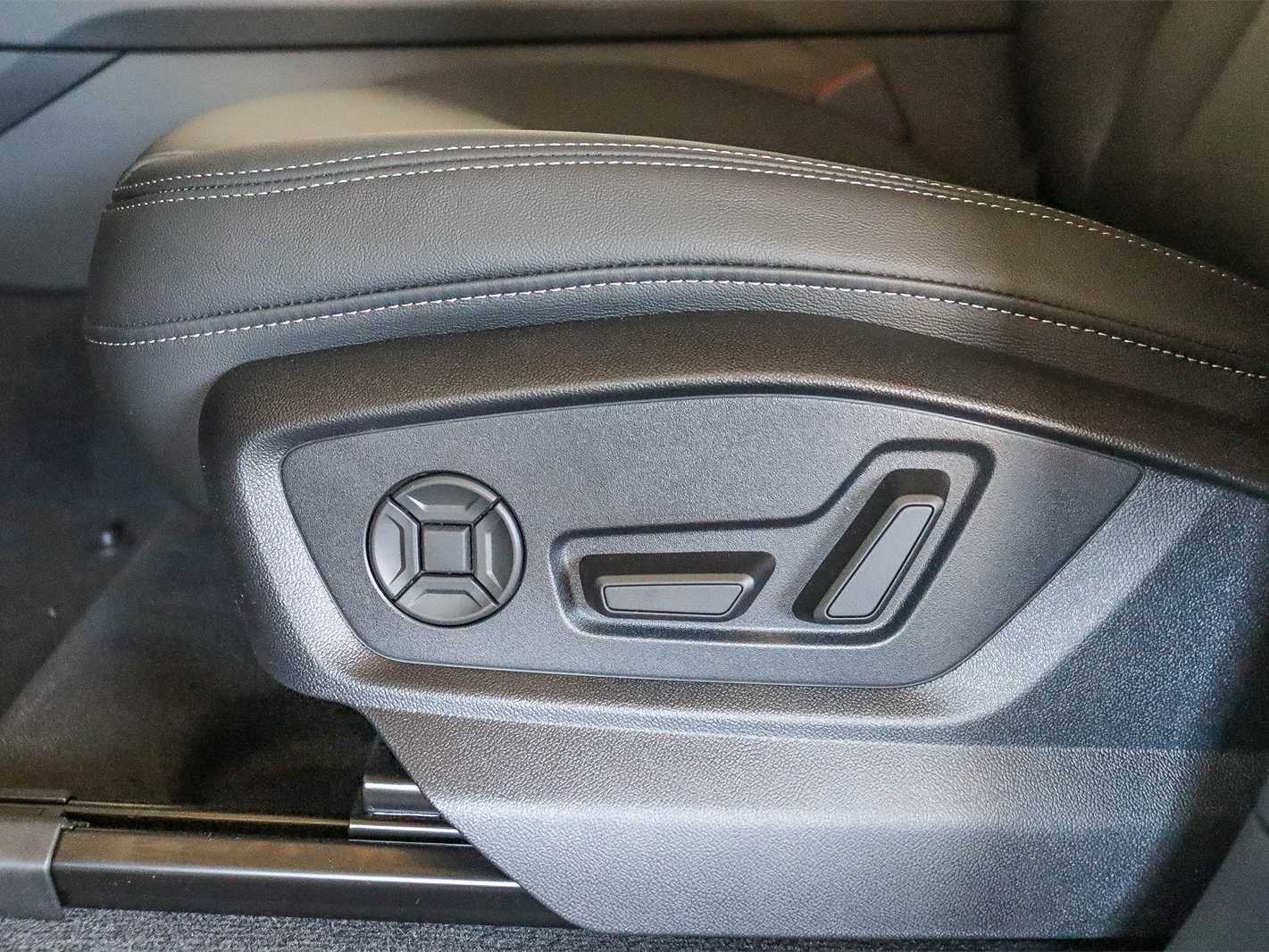 Thumbnail: 2026 Audi Q7 - 21