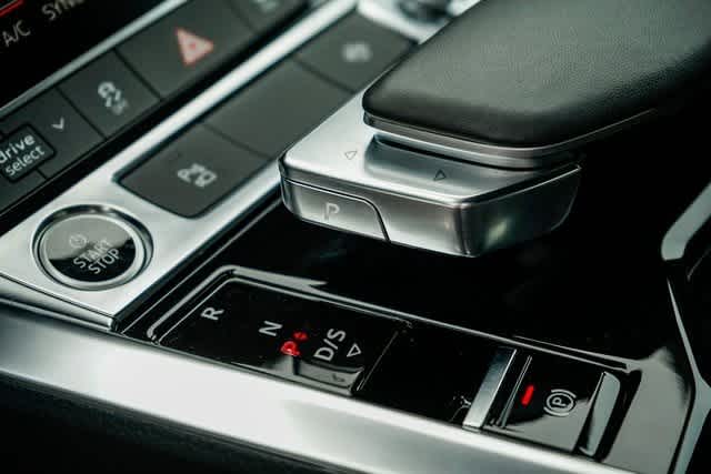 Thumbnail: 2024 Audi Q8 e-tron - 21